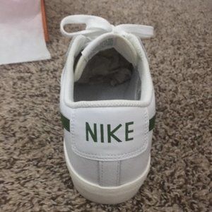 Nike Blazer Low. Size 11 White and forest green